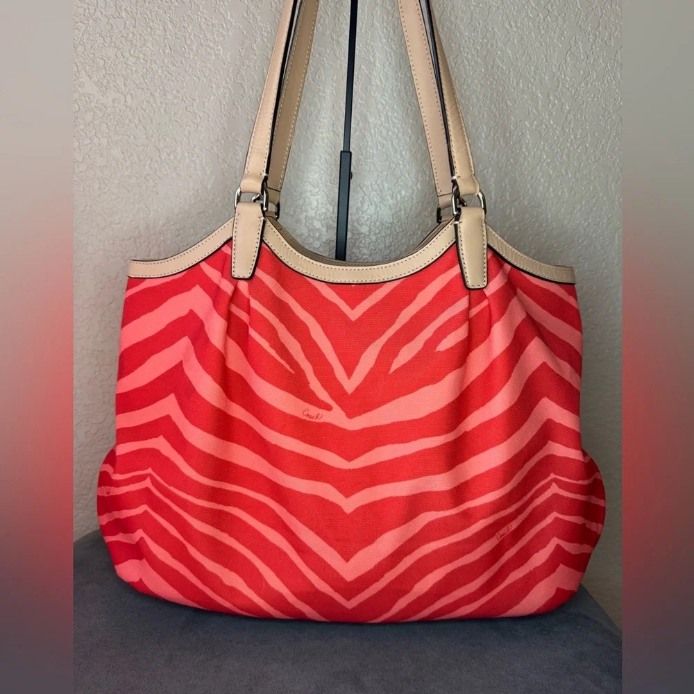 Coach Zebra Stripe Canvas Shoulder Tote w/ Double Hang Tags Beige Leather Trim - Picture 3 of 14